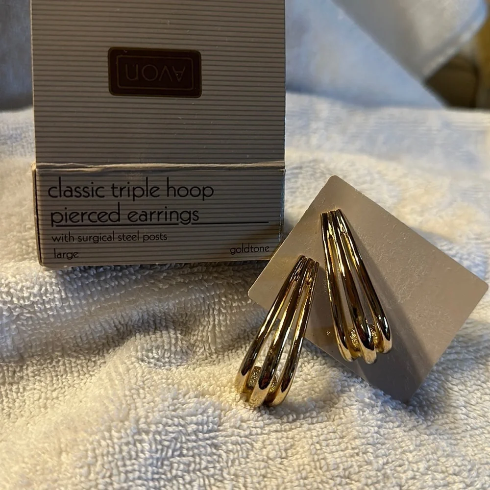 Avon Vintage 1989 Classic Triple Hoop Pierced Earrings Large Goldtone
